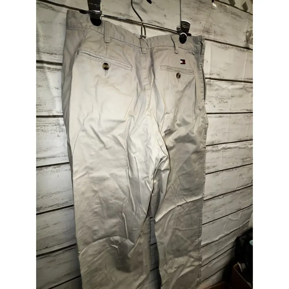 33X33 Tommy Hilfiger Tan Khaki Chino Pants Mens Flat Front Logo Flag Cotton EUC